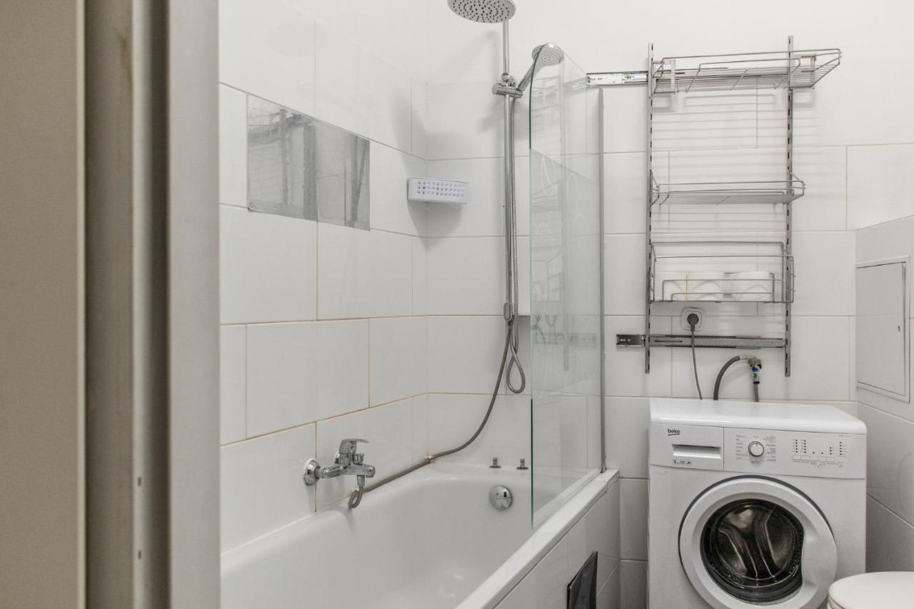 Joyful 2Br Shared Apt Near Millenium Tower & Danube River Відень Екстер'єр фото