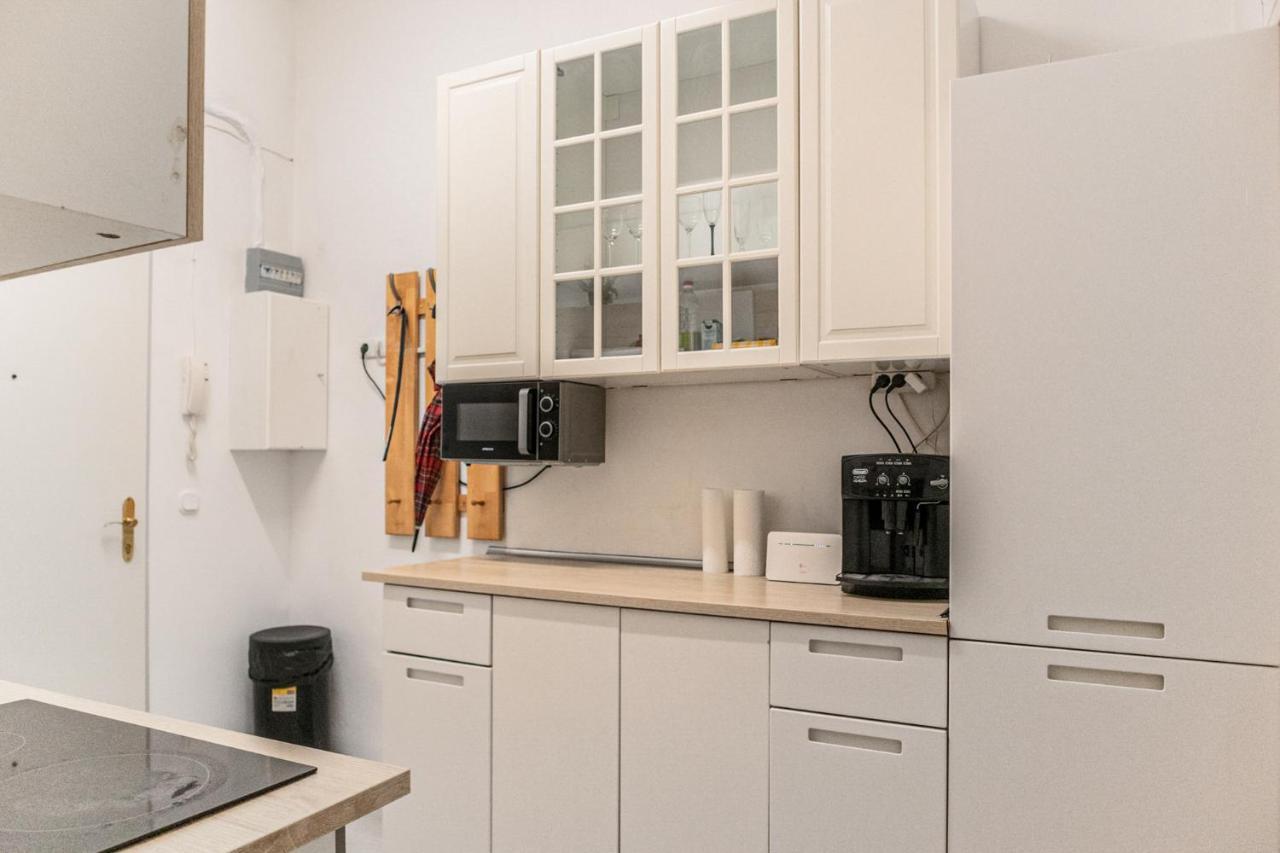 Joyful 2Br Shared Apt Near Millenium Tower & Danube River Відень Екстер'єр фото