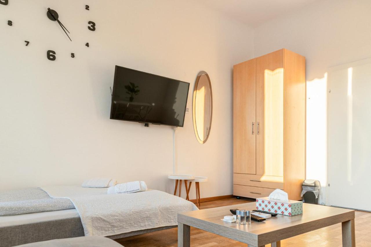 Joyful 2Br Shared Apt Near Millenium Tower & Danube River Відень Екстер'єр фото